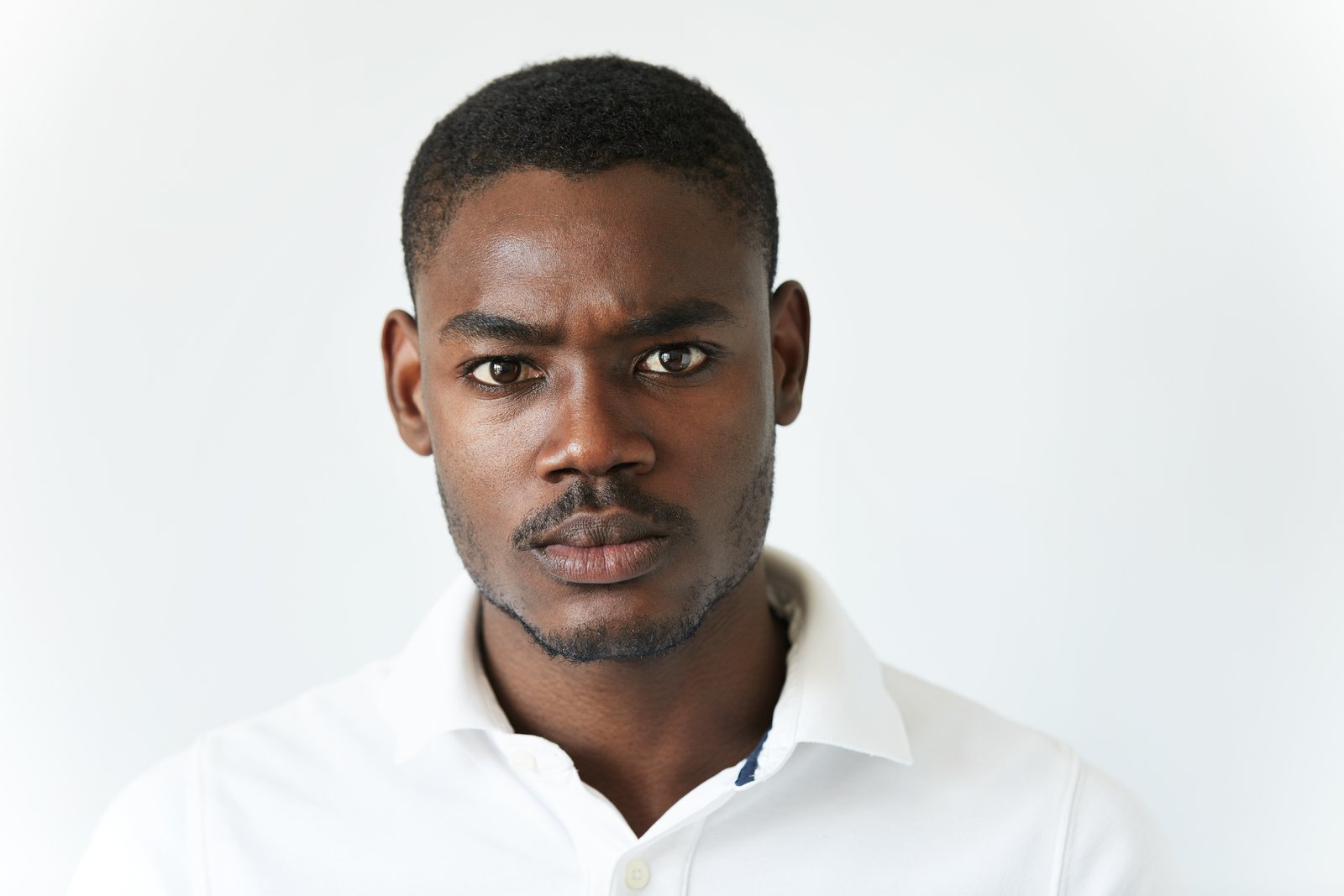 african american man white t shirt - Nexuraweb